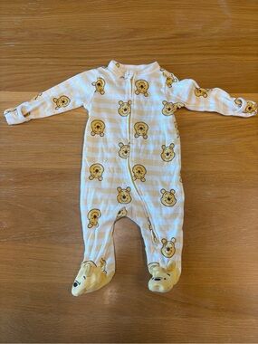 Old Navy Disney Winnie The Pooh Footie Pajamas 0-3M